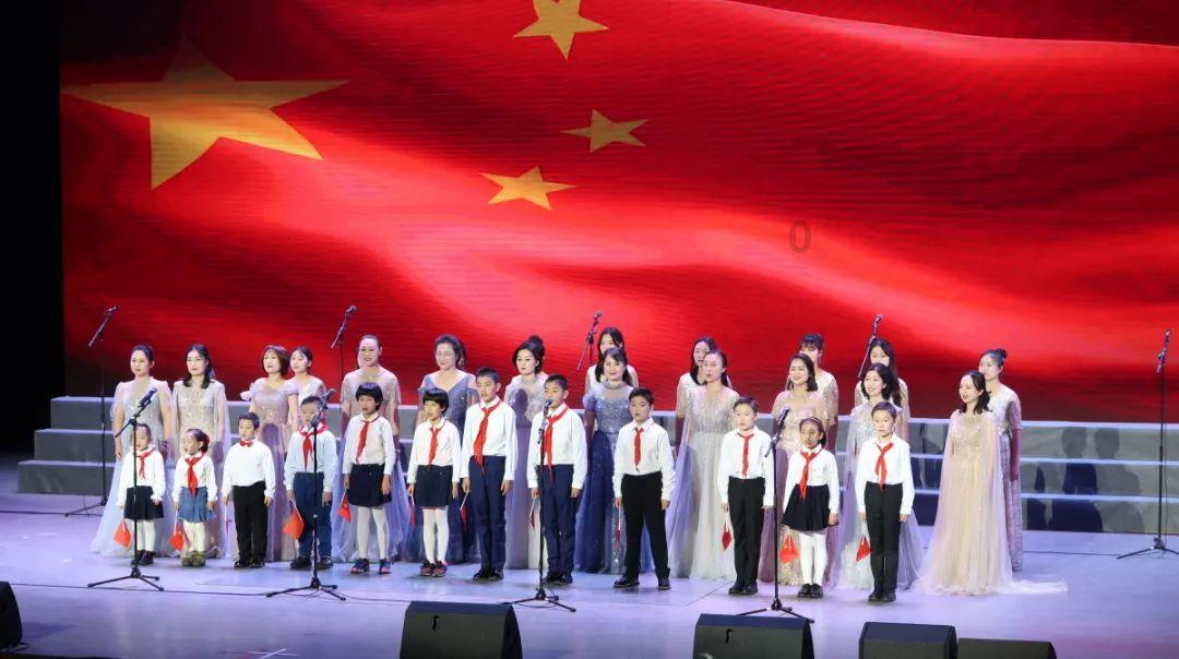 女孩清洁音乐室